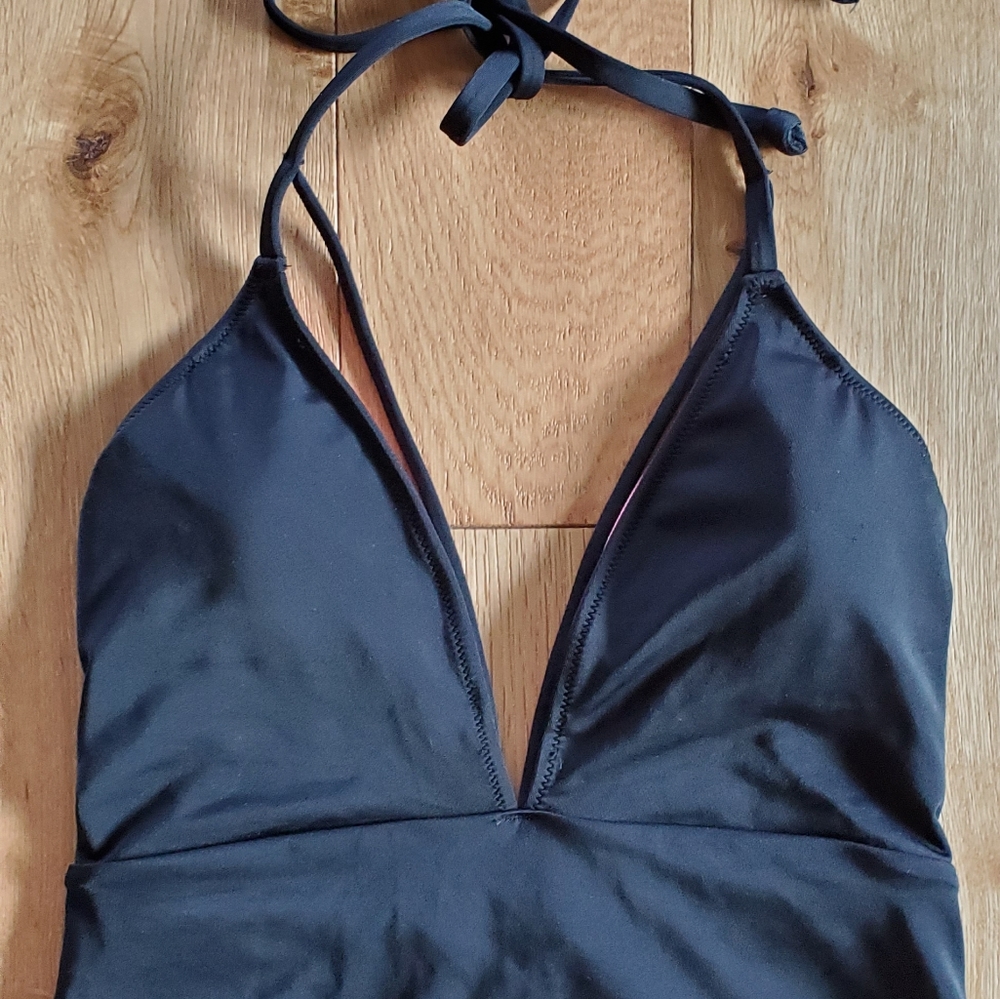 NWT! Victoria's Secret Pink low plunge swimsuit. - Picture 3 of 5